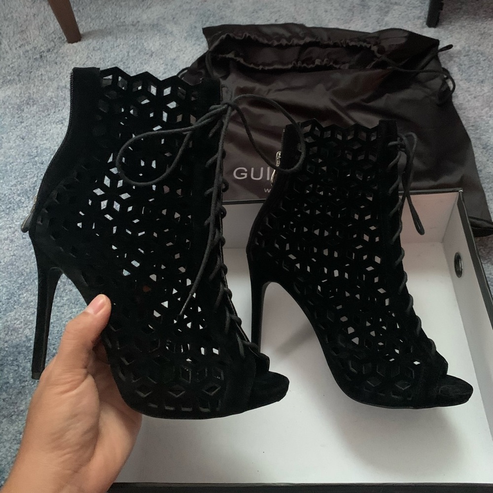 Heels booties